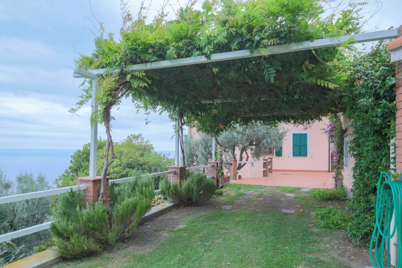 Villa Gio - Terrazza Nel Blu Bergeggi Exterior photo